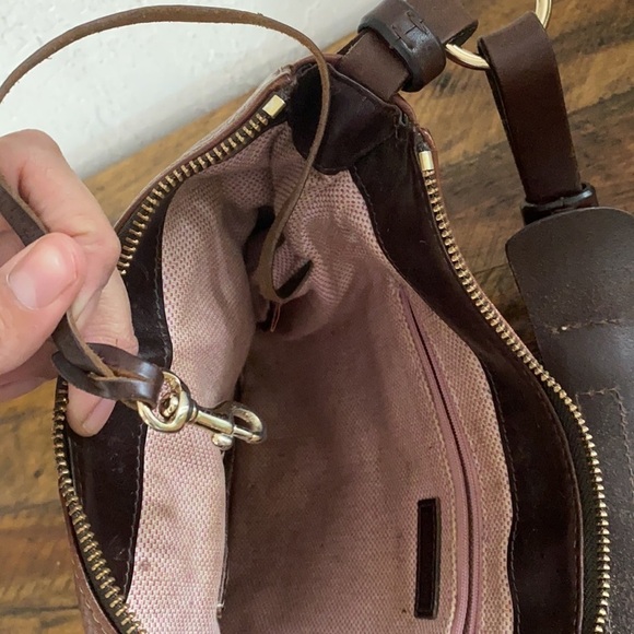 Dooney and Bourke Vintage Two Tone Brown Leather Shoulder Handbag - Picture 11 of 17